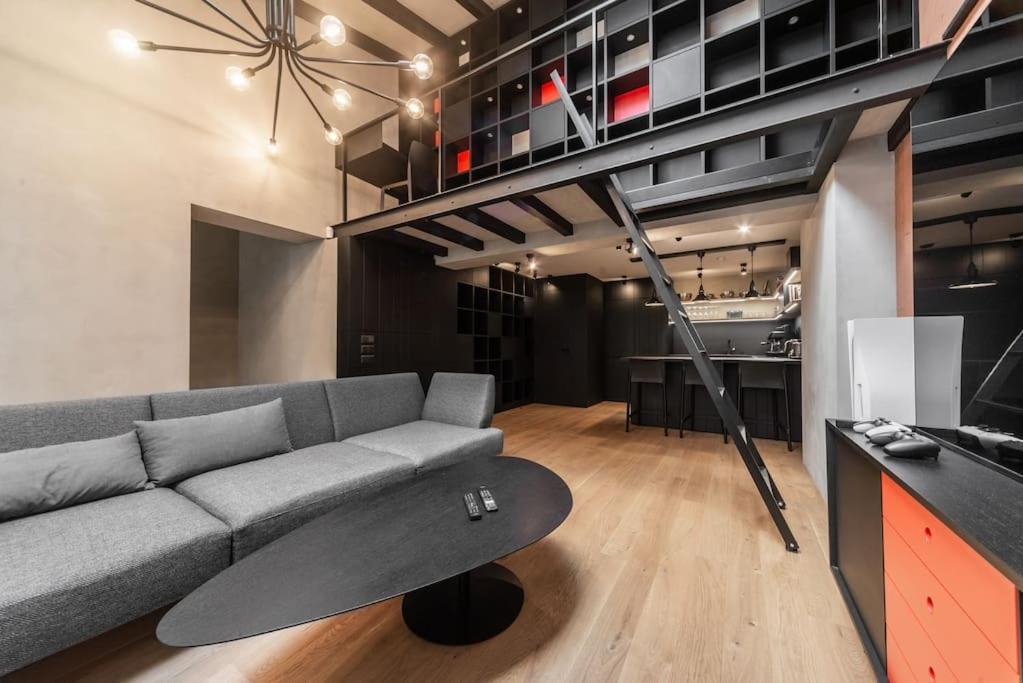 3 Storey Apartment With A Character And A Terrace Riga Ngoại thất bức ảnh