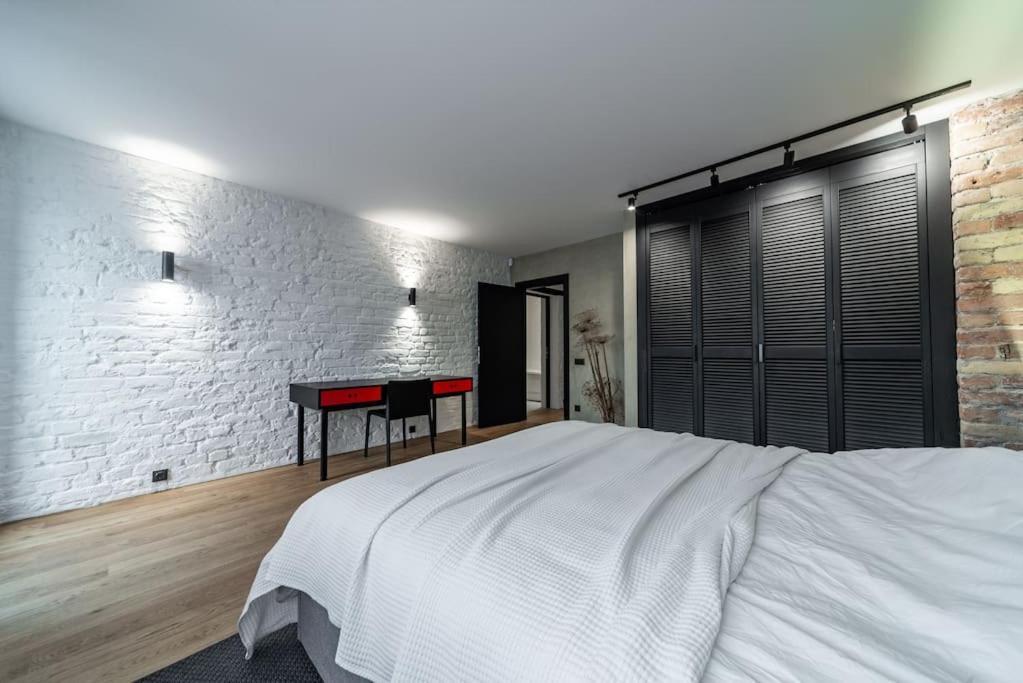 3 Storey Apartment With A Character And A Terrace Riga Ngoại thất bức ảnh