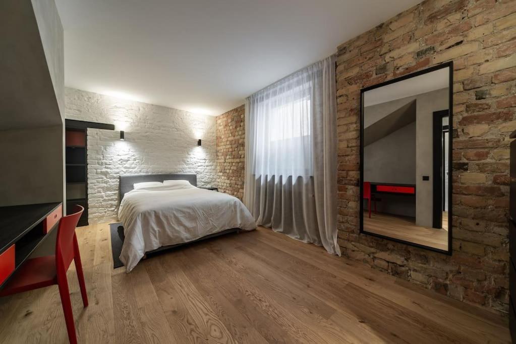 3 Storey Apartment With A Character And A Terrace Riga Ngoại thất bức ảnh