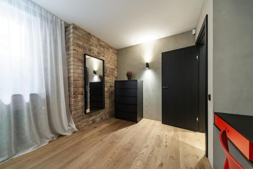 3 Storey Apartment With A Character And A Terrace Riga Ngoại thất bức ảnh